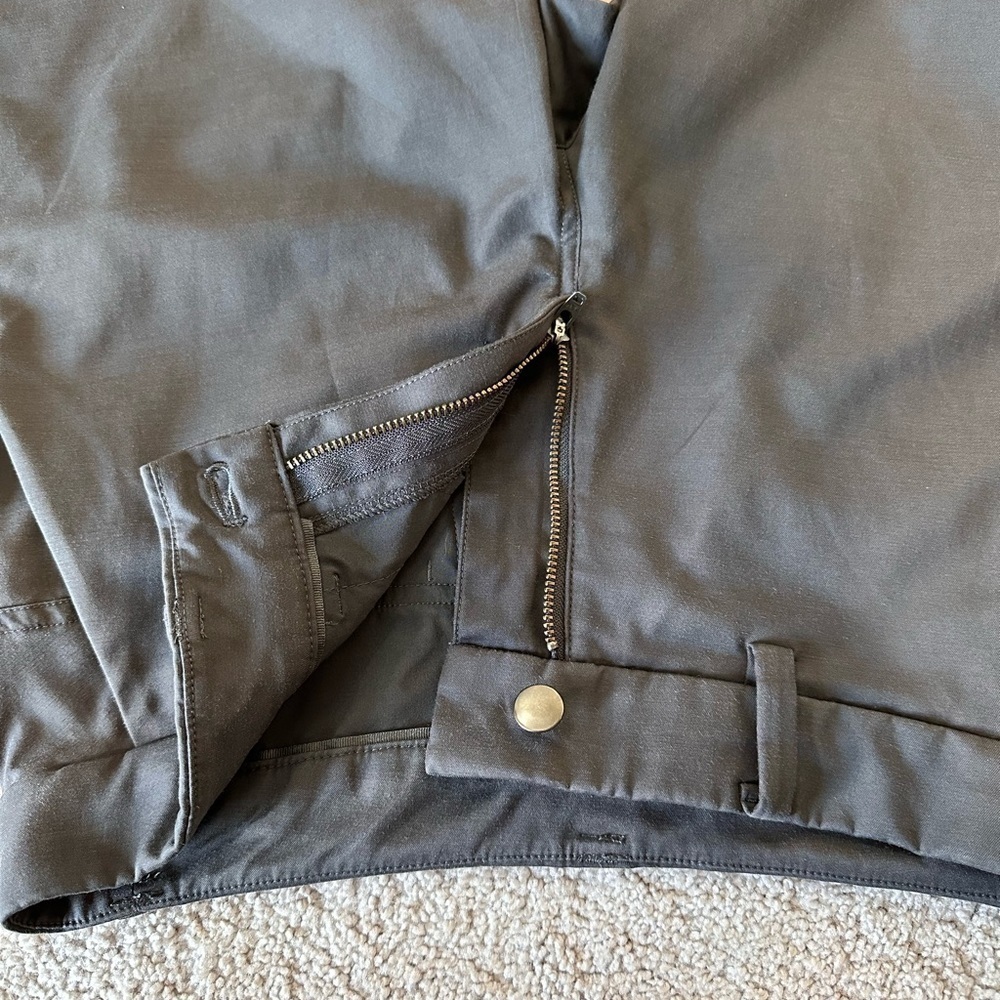 Lululemon ABC Short 9” - Picture 9 of 9